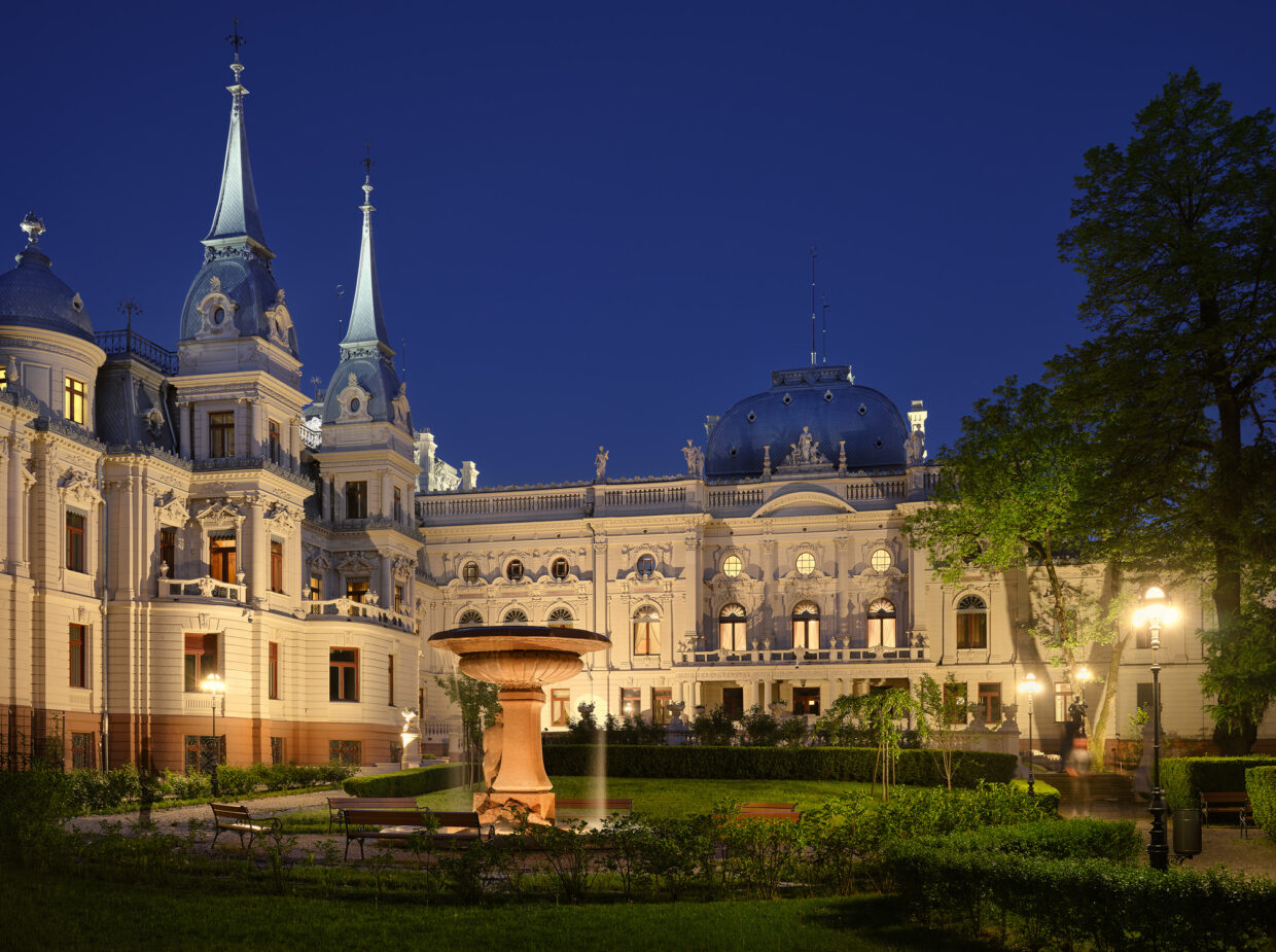 Pałac Poznańskich od strony ogrodu w Noc Muzeów - Muzeum Miasta Łodzi.